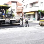 DİLMEN’DE 2 CADDE VE 26 SOKAK 10 BİN TON ASFALT İLE YENİLENDİ (5)