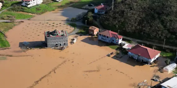 Sakarya Nehri taştı, tarım arazileri sular altında kaldı