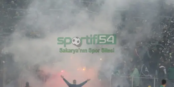 Sakaryaspor, Kocaelispor galibiyetini böyle kutladı / Video