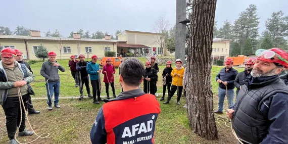 MEB personeline arama kurtarma eğitimi verildi