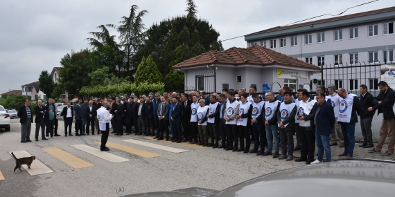 Okul müdürü ile yardımcısının darp edilmesini eğitimciler protesto ederek kınadı