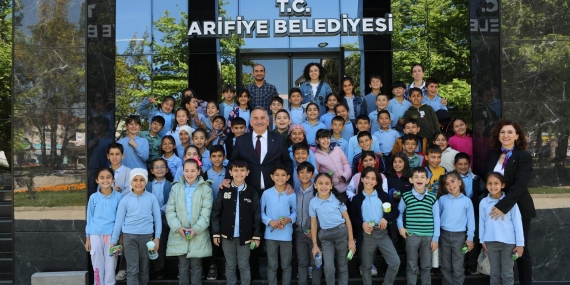 Başkan Karakullukçu, İlkokul Öğrencilerini Belediye’de ağırladı.