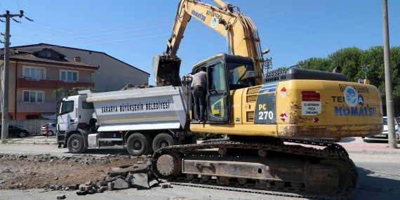 Erenler Küpçüler Caddesi’nde yenileme çalışmaları başladı