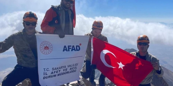 Erciyes’in zirvesinde arama kurtarma eğitimi