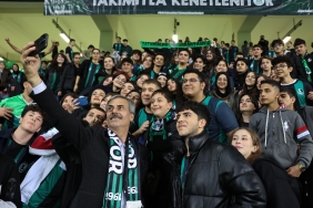 BAŞKAN ALEMDAR, SAKARYASPOR MAÇINI MİNİK TATANGALARLA İZLEDİ