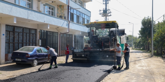 Serdivan’da Asfalt Mesaisi Sürüyor