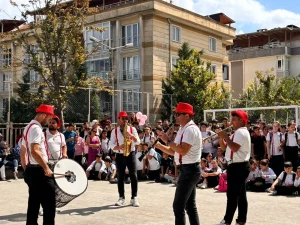 Yakuplu Ortaokulu'nun yeni vizyonu; her alanda donanımlı öğrenci yetiştirmek