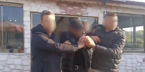 2 yıl peruk ve takma isimle kaçan katil zanlısı jandarma ekiplerince yakalandı