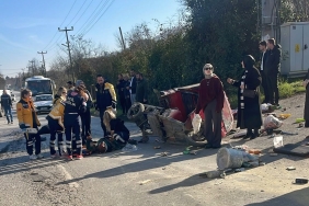 SAKARYA'DA FECİ KAZA: BABA OLAY YERİNDE HAYATINI KAYBETTİ, OĞLU AĞIR YARALANDI KAMYONET SÜRÜCÜSÜ KAZA SONRASI KAÇTI