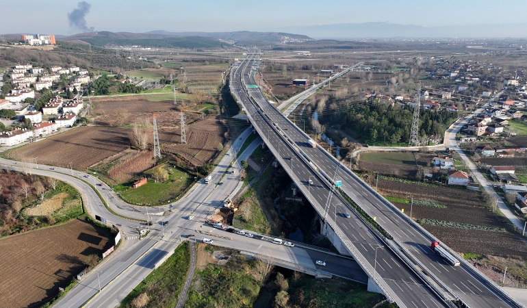 1 milyar TL’lik tarihi projede ilk kazma vuruldu: Yenikent’e cazibe katacak metrobüsler yakında yollarda