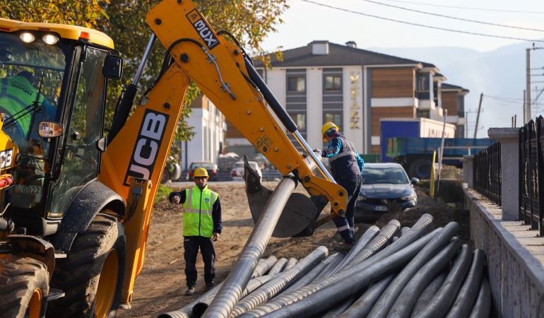 Karacasu Caddesi’nde altyapı tamam sıra üstyapıda