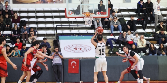 Dev adamlardan kritik galibiyet: 76-65