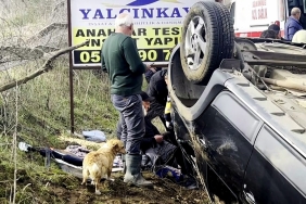 TAKLA ATAN OTOMOBİLİN SÜRÜCÜSÜ YARALANDI