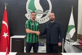 Sakaryaspor, Burak Altıparmak’ı renklerine bağladı