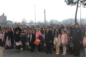 “TEBRİK EDİYOR, İYİ TATİLLER DİLİYORUZ” (2)